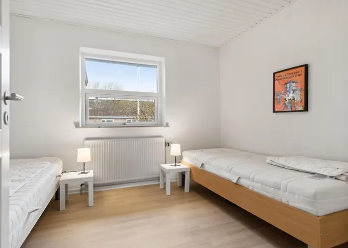 Yrjoe - 1km From The Sea By Interhome